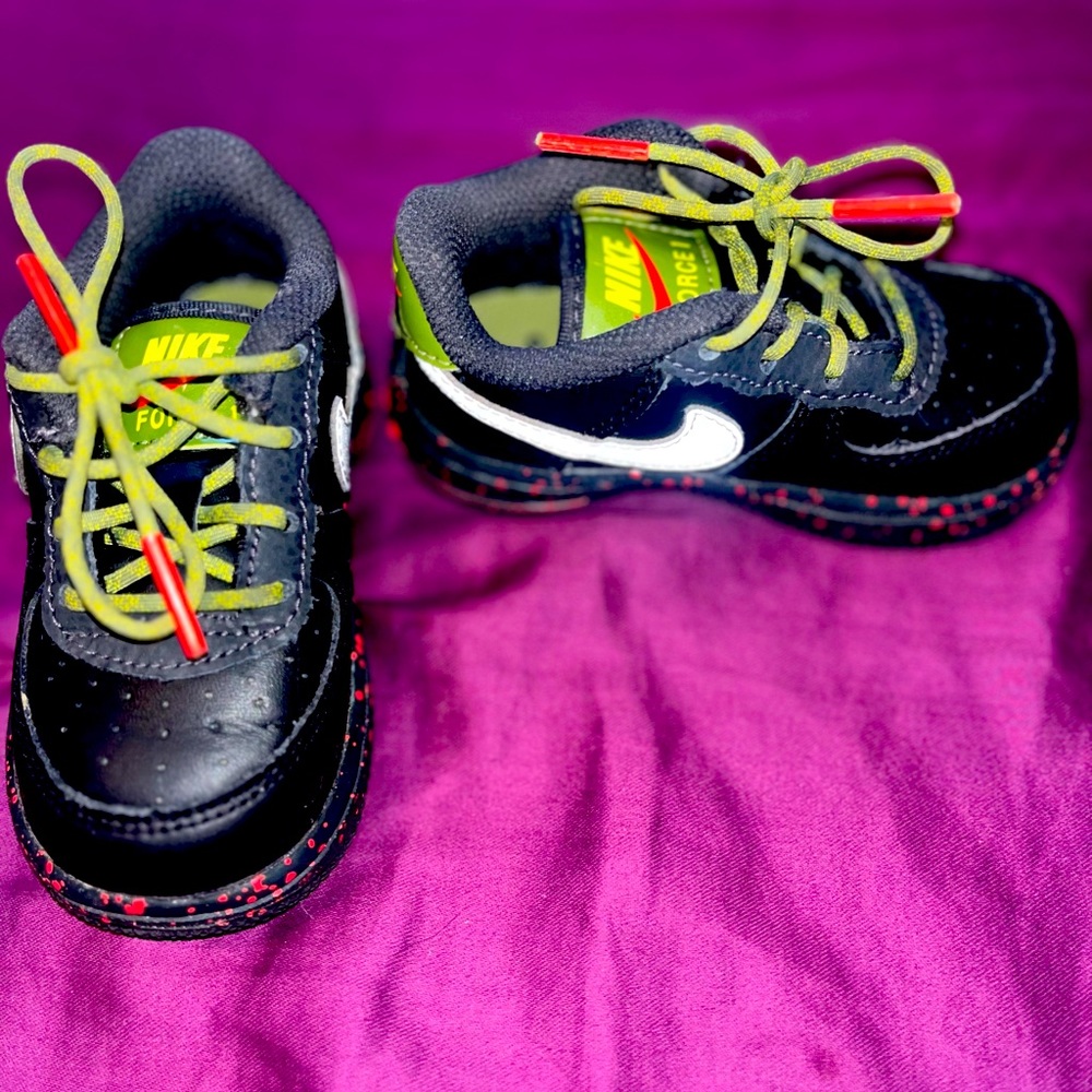 New Toddler 5c Black & Green Nike Air Force 1